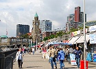 Promenade bei den Hamburger Landungbrücken : Touristen